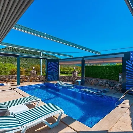 Ege Stone Korunakli Ve Isitmali Havuz Jakuzi Villa Fethiye