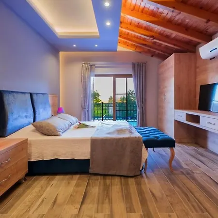 Ege Stone Korunakli Ve Isitmali Havuz Jakuzi ヴィラ フェティエ