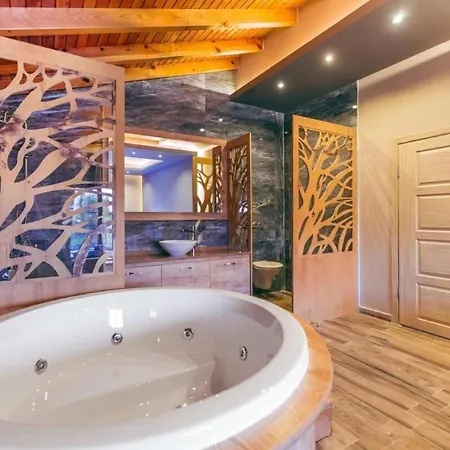 Ege Stone Korunakli Ve Isitmali Havuz Jakuzi フェティエ