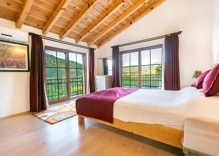 Ege Stone Korunakli Ve Isitmali Havuz Jakuzi * Fethiye