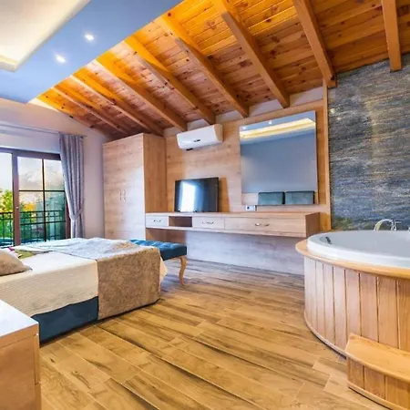 Ege Stone Korunakli Ve Isitmali Havuz Jakuzi Fethiye