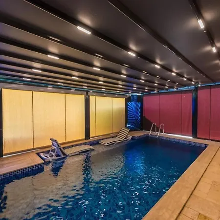 Ege Stone Korunakli Ve Isitmali Havuz Jakuzi * 费特希耶