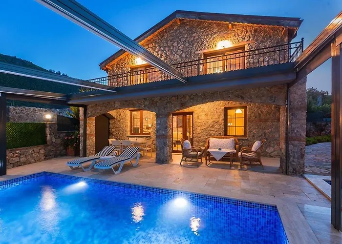 Ege Stone Korunakli Ve Isitmali Havuz Jakuzi Villa Fethiye